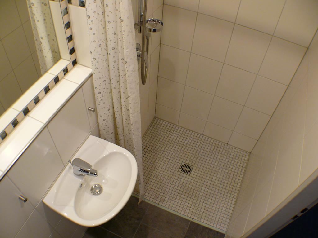 Hotel Garni Pension Ruth Mutterstadt Zimmer foto